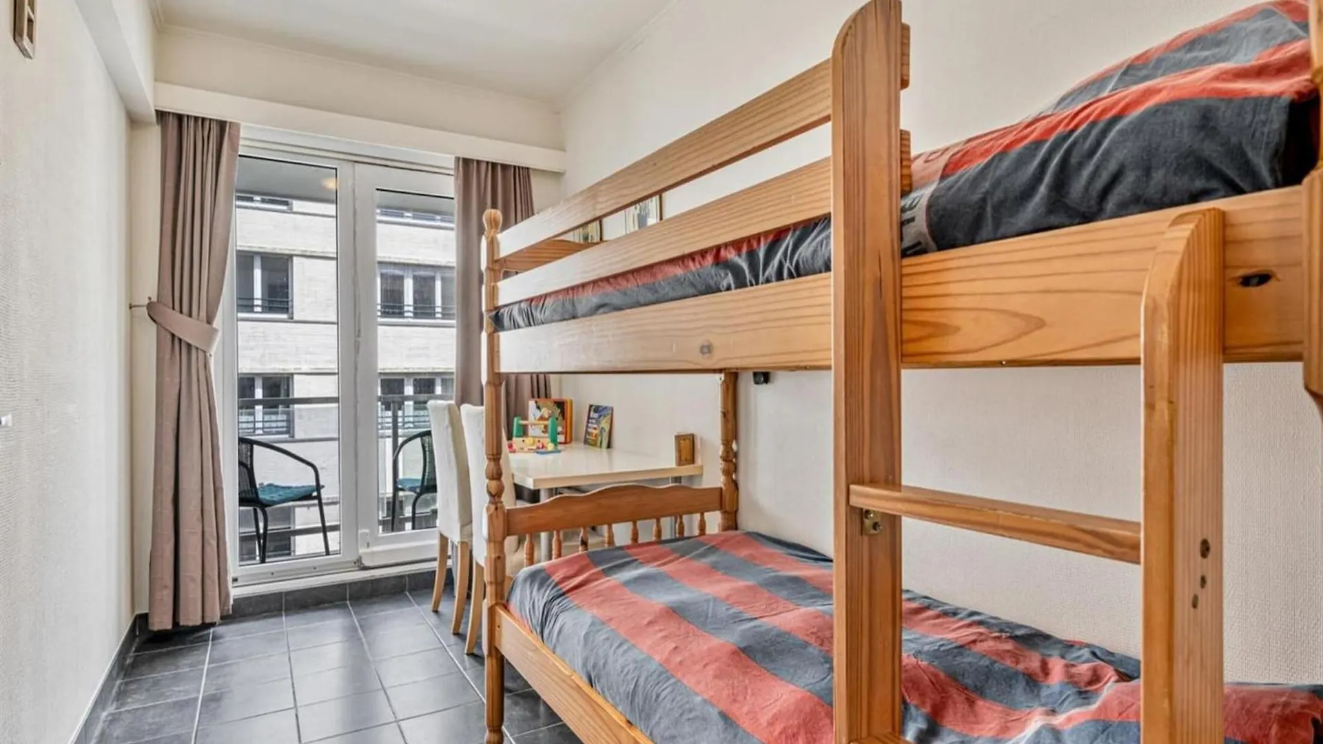 Romantic Apartment With View Ostend